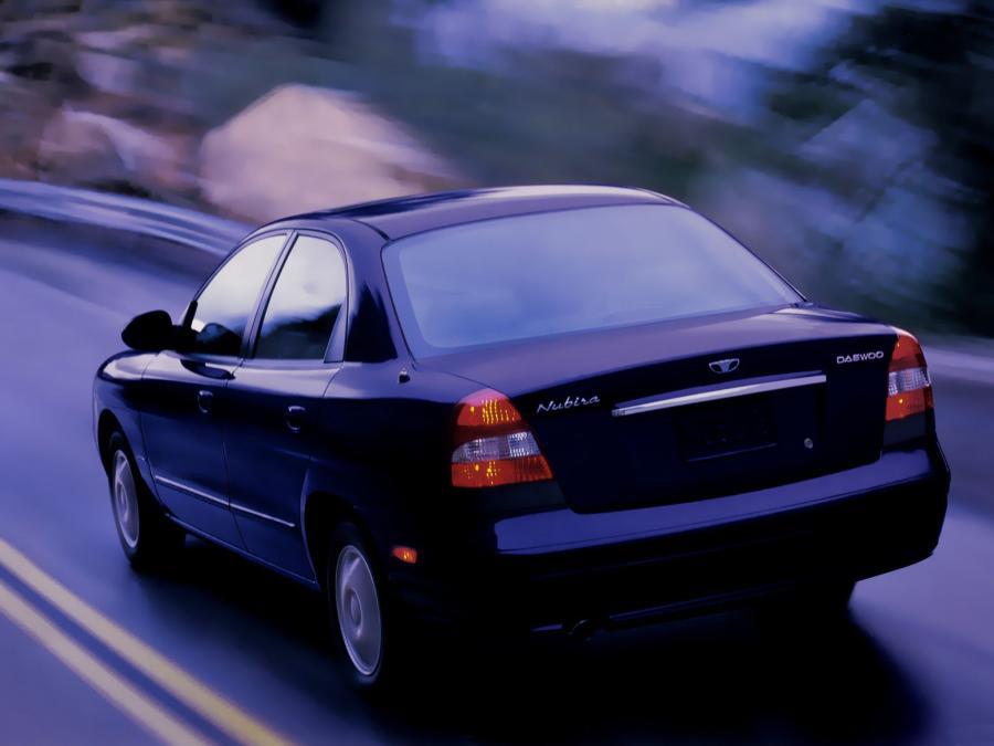  Daewoo Nubira Sedan 1999 года  (US) (фото 4 из 8)